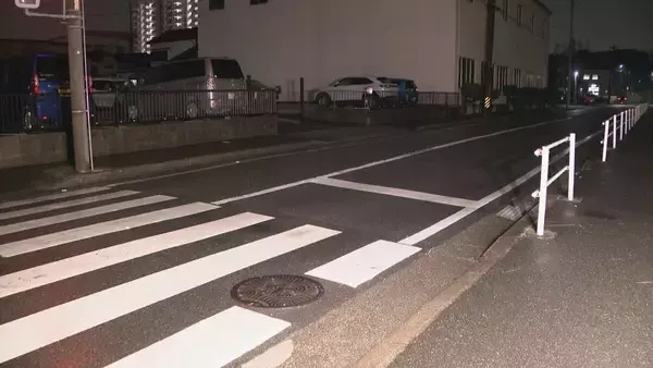 「男子中学生(13)が原付バイクを無免許運転… パトカーから逃げ赤信号無視で事故」の画像