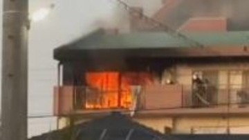 集合住宅の一室が全焼 焼け跡から年齢性別不明の遺体見つかる 住人の男性（78）と連絡取れず
