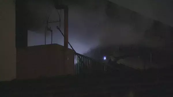 「集合住宅の一室が全焼 焼け跡から年齢性別不明の遺体見つかる 住人の男性（78）と連絡取れず」の画像