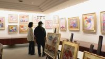 俳優・画家のあいはら友子さんが"赤富士"をテーマに絵画展 2月末で閉店する名鉄百貨店での展示に｢名古屋が大好き。今回の絵画展は格別｣