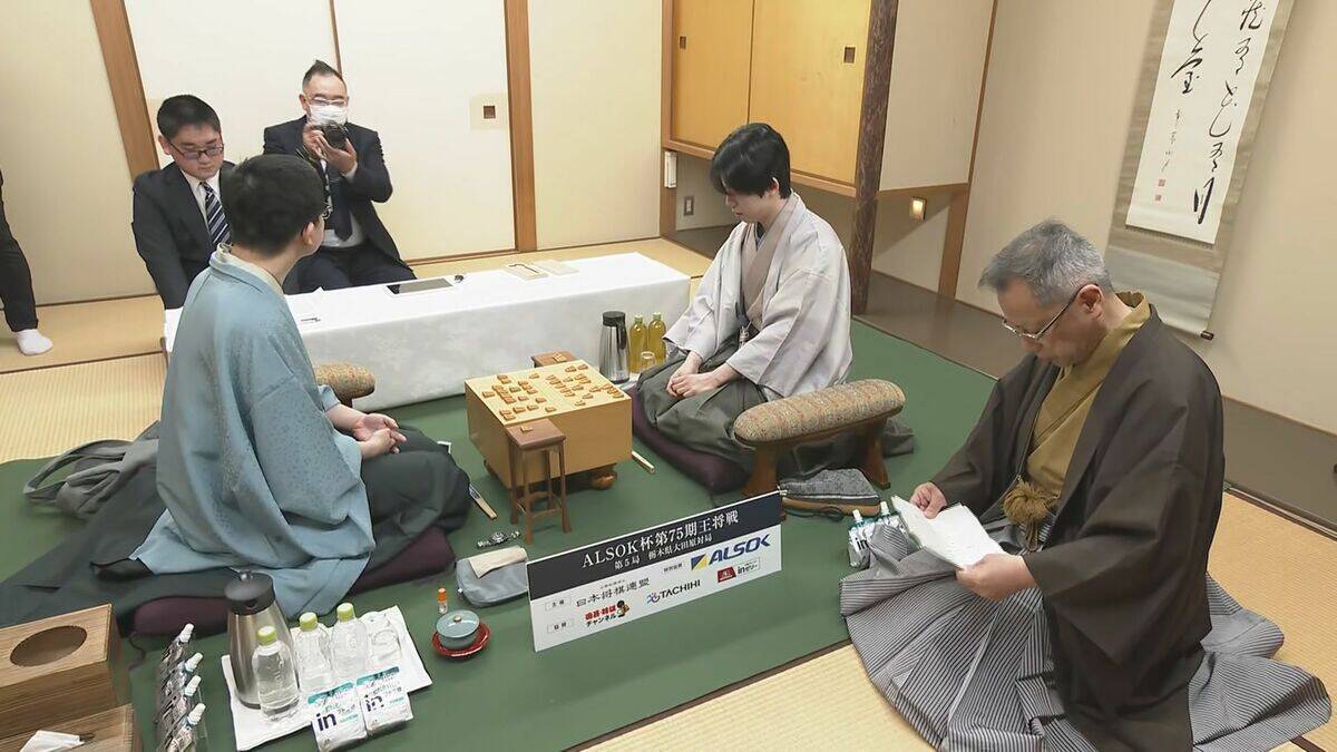 藤井聡太六冠が“カド番”で迎えた王将戦第5局2日目始まる…第3局から連勝の永瀬拓矢九段 初の王将獲得なるか 今夜決着の見込み