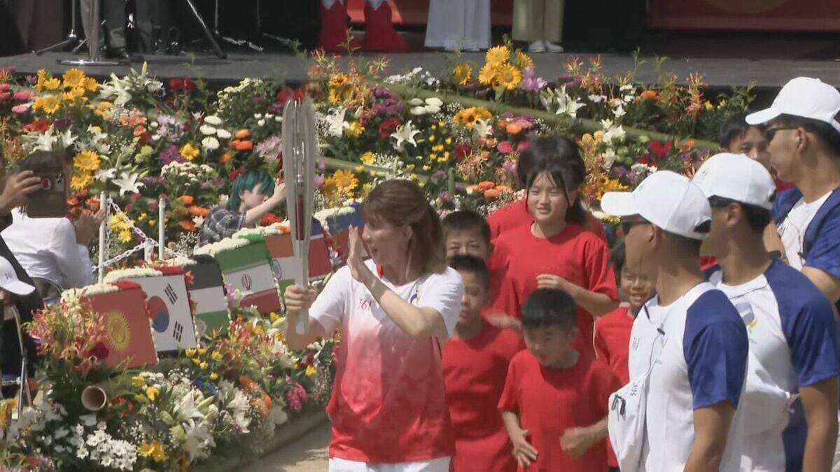アジア大会の聖火が灯ったランタンやリレーのトーチの展示　JR名古屋駅では25日まで
