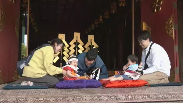先に泣いた方が勝ち 赤ちゃん｢泣き相撲｣ 健やかな成長願って…取り組み前から泣き始めてしまう子も 岩津天満宮 愛知･岡崎市