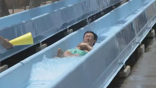 「大人気のウォータースライダーは2時間待ち!? 3連休最終日｢ナガシマジャンボ海水プール｣は大賑わい ｢熱中症対策はしっかりと｣ 三重」の画像