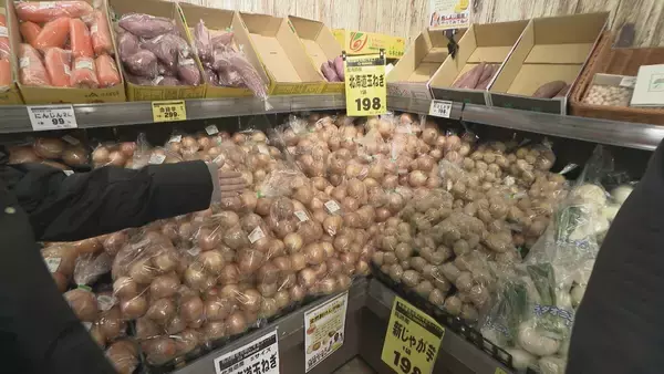 「｢ポップ4000枚の張り替え｣｢設備投資に数百万｣ “食料品の消費税0%”に消費者は期待も… 現場は｢準備期間を設けて｣」の画像