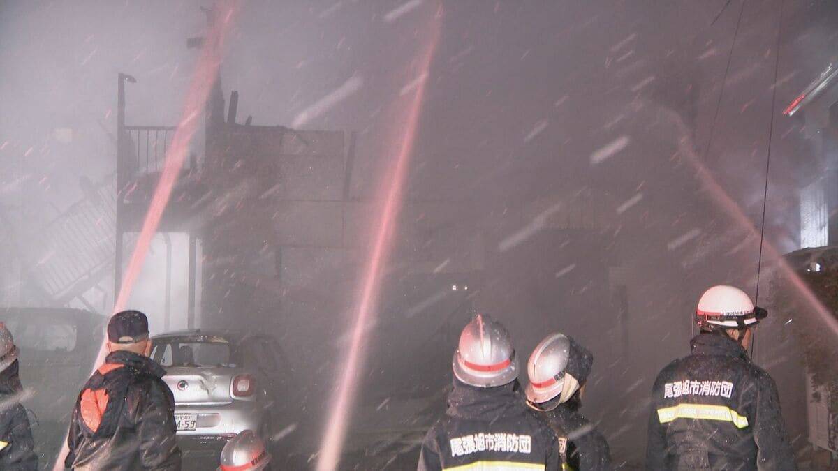 ｢パソコンが爆発｣ 愛知の学習塾で火事 近くにあったヒーターの火が燃え移ったか 講師と生徒にけが人や逃げ遅れなし 尾張旭市