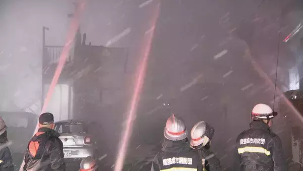 「｢パソコンが爆発｣ 愛知の学習塾で火事 ヒーター近くの紙から火が出て燃え移ったか 講師と生徒にけが人や逃げ遅れなし 尾張旭市」の画像