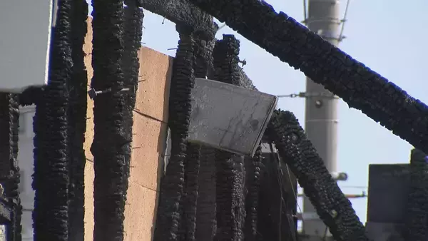 「｢パソコンが爆発｣ 愛知の学習塾で火事 ヒーター近くの紙から火が出て燃え移ったか 講師と生徒にけが人や逃げ遅れなし 尾張旭市」の画像