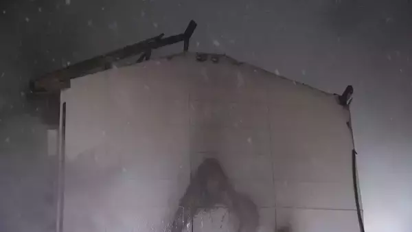 「｢パソコンが爆発｣ 愛知の学習塾で火事 ヒーター近くの紙から火が出て燃え移ったか 講師と生徒にけが人や逃げ遅れなし 尾張旭市」の画像