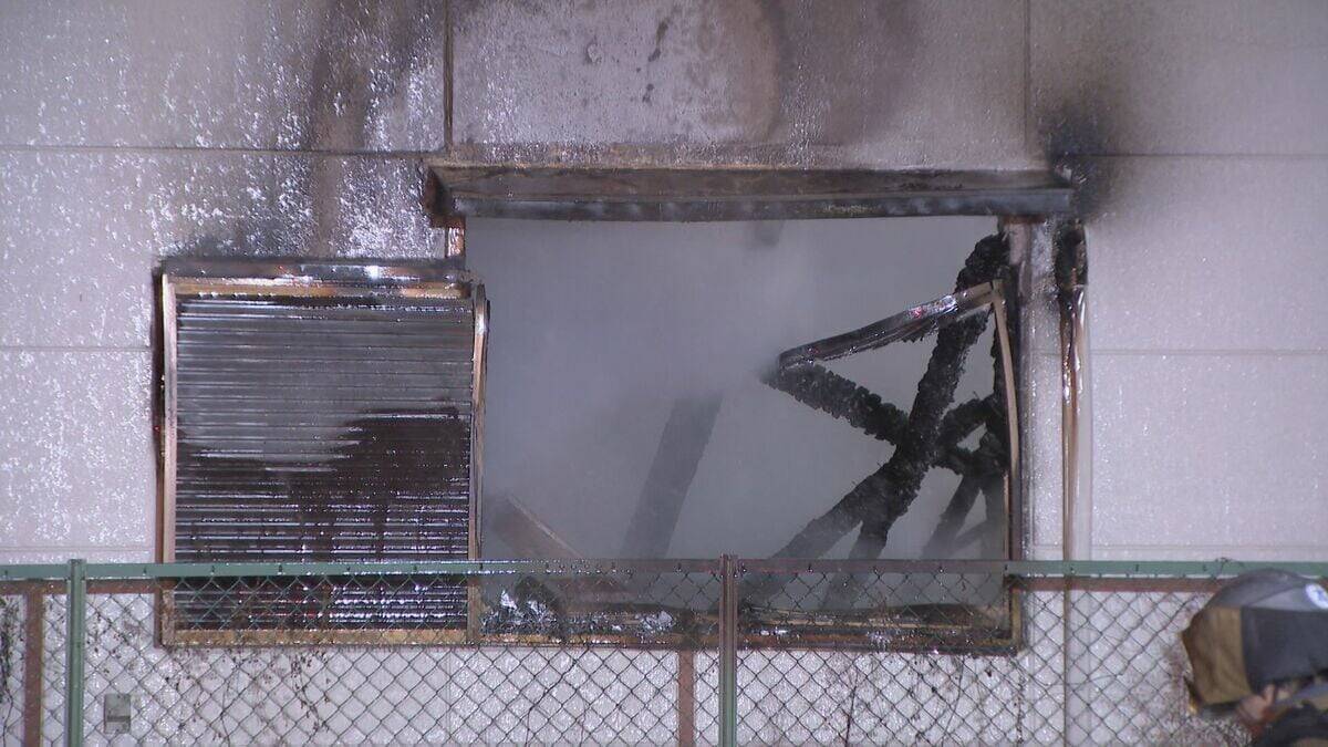 ｢パソコンが爆発｣ 愛知の学習塾で火事 近くにあったヒーターの火が燃え移ったか 講師と生徒にけが人や逃げ遅れなし 尾張旭市