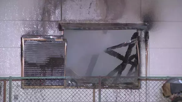 「｢パソコンが爆発｣ 愛知の学習塾で火事 ヒーター近くの紙から火が出て燃え移ったか 講師と生徒にけが人や逃げ遅れなし 尾張旭市」の画像