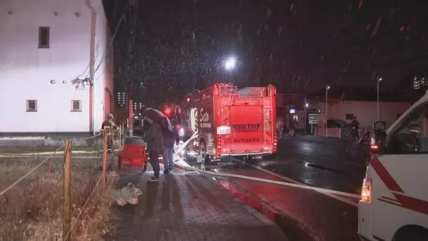 「｢パソコンが爆発｣ 愛知の学習塾で火事 ヒーター近くの紙から火が出て燃え移ったか 講師と生徒にけが人や逃げ遅れなし 尾張旭市」の画像