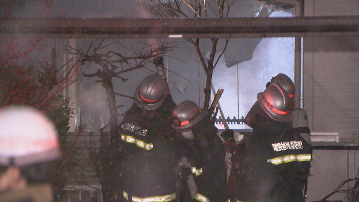 ｢パソコンが爆発｣ 愛知の学習塾で火事 近くにあったヒーターの火が燃え移ったか 講師と生徒にけが人や逃げ遅れなし 尾張旭市