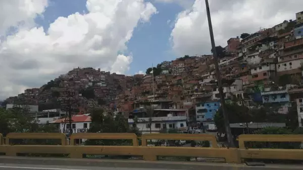 「ベネズエラへの軍事行動 専門家は｢国際法違反の可能性｣を指摘 日本に住むベネズエラ人は…｢友人の80％が国外に出てしまった｣」の画像