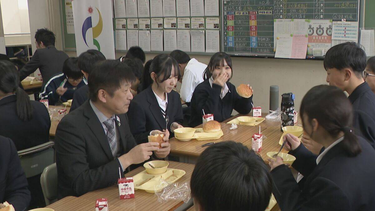 給食のメニューは｢フォー｣や｢バインミー｣ アジア大会で聖火リレーが行われる愛知･東浦町 給食を通じて異文化への理解を深めて