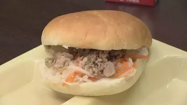 「給食のメニューは｢フォー｣や｢バインミー｣ アジア大会で聖火リレーが行われる愛知･東浦町 給食を通じて異文化への理解を深めて」の画像