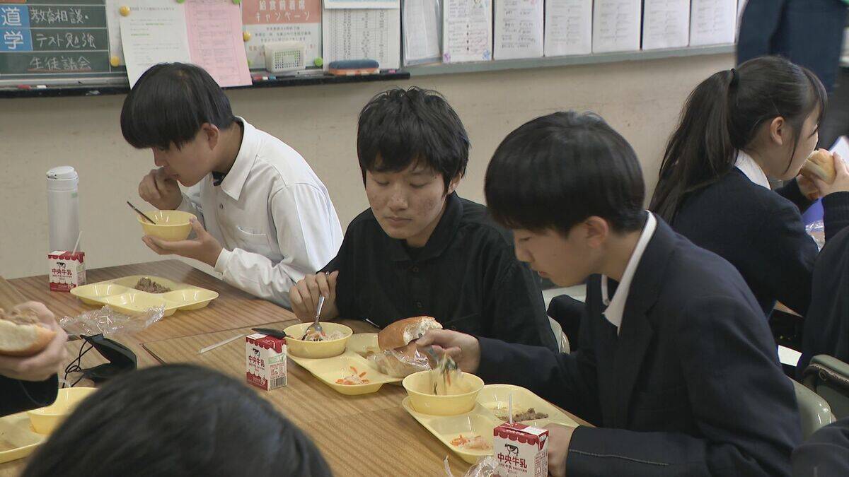 給食のメニューは｢フォー｣や｢バインミー｣ アジア大会で聖火リレーが行われる愛知･東浦町 給食を通じて異文化への理解を深めて