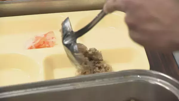 「給食のメニューは｢フォー｣や｢バインミー｣ アジア大会で聖火リレーが行われる愛知･東浦町 給食を通じて異文化への理解を深めて」の画像