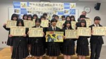 ｢ニセ警察にダマされるな!｣ 高校生が特殊詐欺の被害防止呼びかけるマグネットシート開発 パトカー約20台に貼られる  愛知・岡崎市