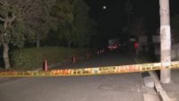 男性（35）が路上で背中を刺される 犯人は逃走 警察が殺人未遂の疑いで行方追う