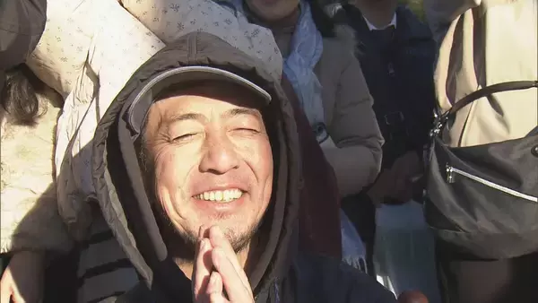 「｢1年の始まりという感じ｣冬至前後に伊勢神宮では鳥居から日の出…宇治橋の参道と光が一直線に 約1200人が参拝」の画像