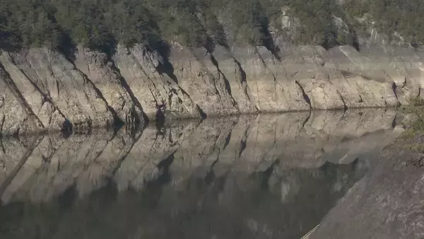 「このままだと3月には貯水率が0%に? 愛知･新城市の宇連ダム いまの貯水率は6.8% 水面は満水時より40メートルも低く」の画像