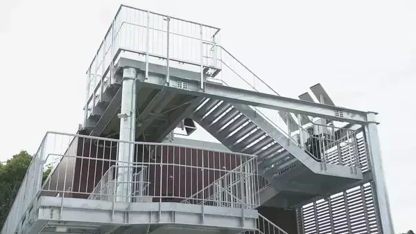 「南海トラフ巨大地震で最大11ｍの津波想定 三重･紀宝町に4基目の津波避難タワー完成 100人収容･更衣室や簡易トイレも」の画像