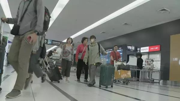 「｢マクドナルド2人で3000円超…｣ 円安直撃の海外旅行はどう過ごした？きょうが帰国ピーク 中部空港」の画像
