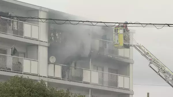「「爆発音がして黒い煙が…」5階建て共同住宅の4階で火事 1人死亡 5階の部屋に住む女性2人が煙吸って搬送 愛知・豊明市」の画像