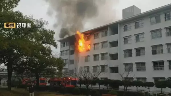 「「爆発音がして黒い煙が…」5階建て共同住宅の4階で火事 1人死亡 5階の部屋に住む女性2人が煙吸って搬送 愛知・豊明市」の画像
