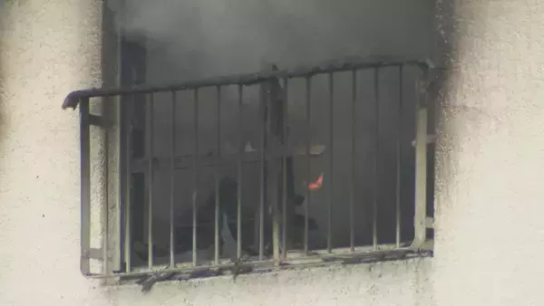 「「爆発音がして黒い煙が…」5階建て共同住宅の4階で火事 1人死亡 5階の部屋に住む女性2人が煙吸って搬送 愛知・豊明市」の画像