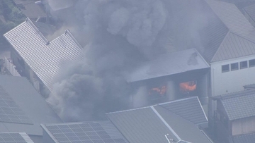 「隣の家が燃えている」と119番通報 木造2階建て住宅が火事 1人死亡 愛知・岡崎市