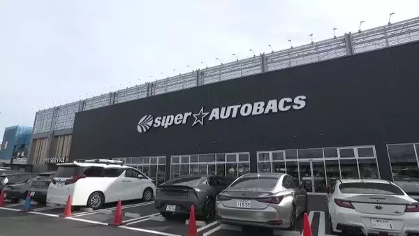 名古屋でも積雪か ｢急いで慌てて…｣ カー用品店に駆け込み続々 取り付けやすい布製チェーンの需要増 冬用タイヤの交換に来た人も