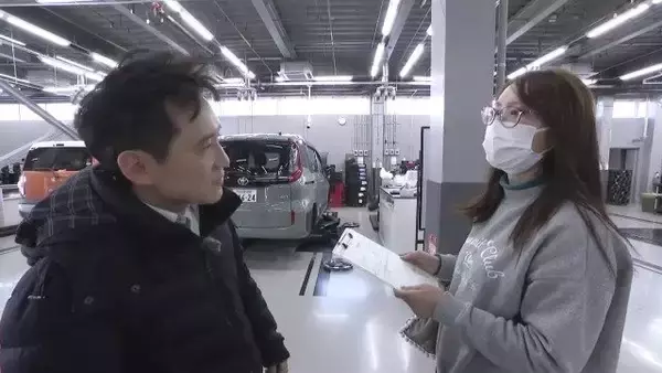 「名古屋でも積雪か ｢急いで慌てて…｣ カー用品店に駆け込み続々 取り付けやすい布製チェーンの需要増 冬用タイヤの交換に来た人も」の画像