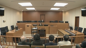 ｢自慢したい、優越感を得たい、会話を盛り上げたい…｣ “盗撮共有グループ”に動画提供した罪 茨城の中学校教諭･鈴木雄大被告（32）初公判で起訴内容認める