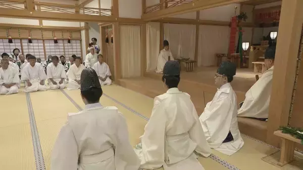 「国府宮はだか祭 “神男”の26歳会社員 眉毛以外の毛を剃って“生まれたままの姿”に ｢より一層気が引き締まる思い｣ 愛知･稲沢市」の画像