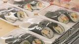「“ナフサ不足”でパッケージを変えるスーパーも 肉や魚などを入れる透明のビニール袋も入荷未定｢最終手段は新聞紙｣」の画像4