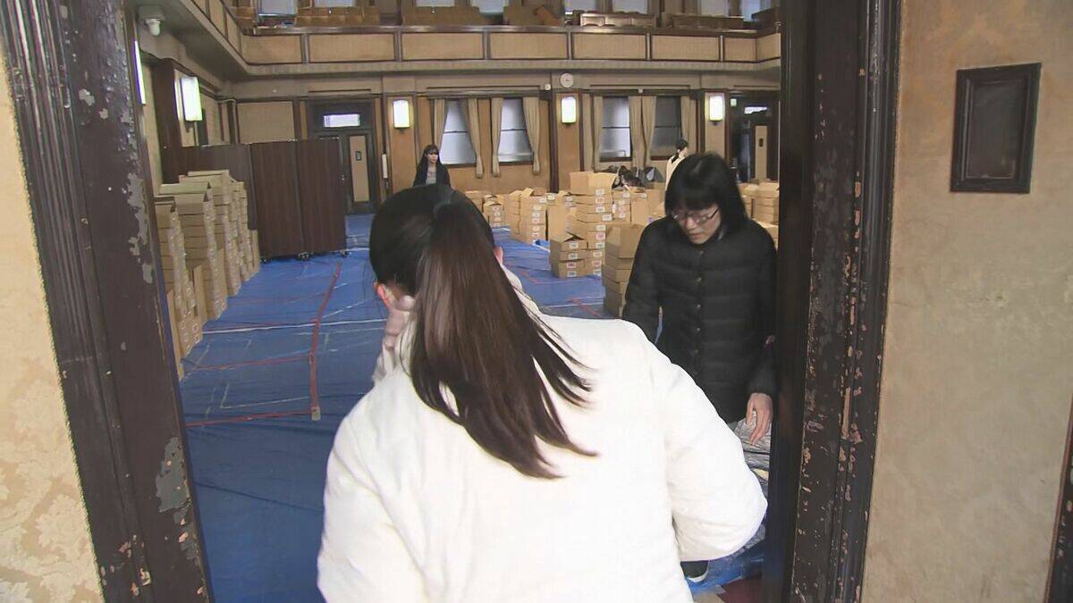 戦後最短選挙で投票用紙郵送が間に合わず異例の手渡し　愛知県選管が県内全69市区町村に直接配布