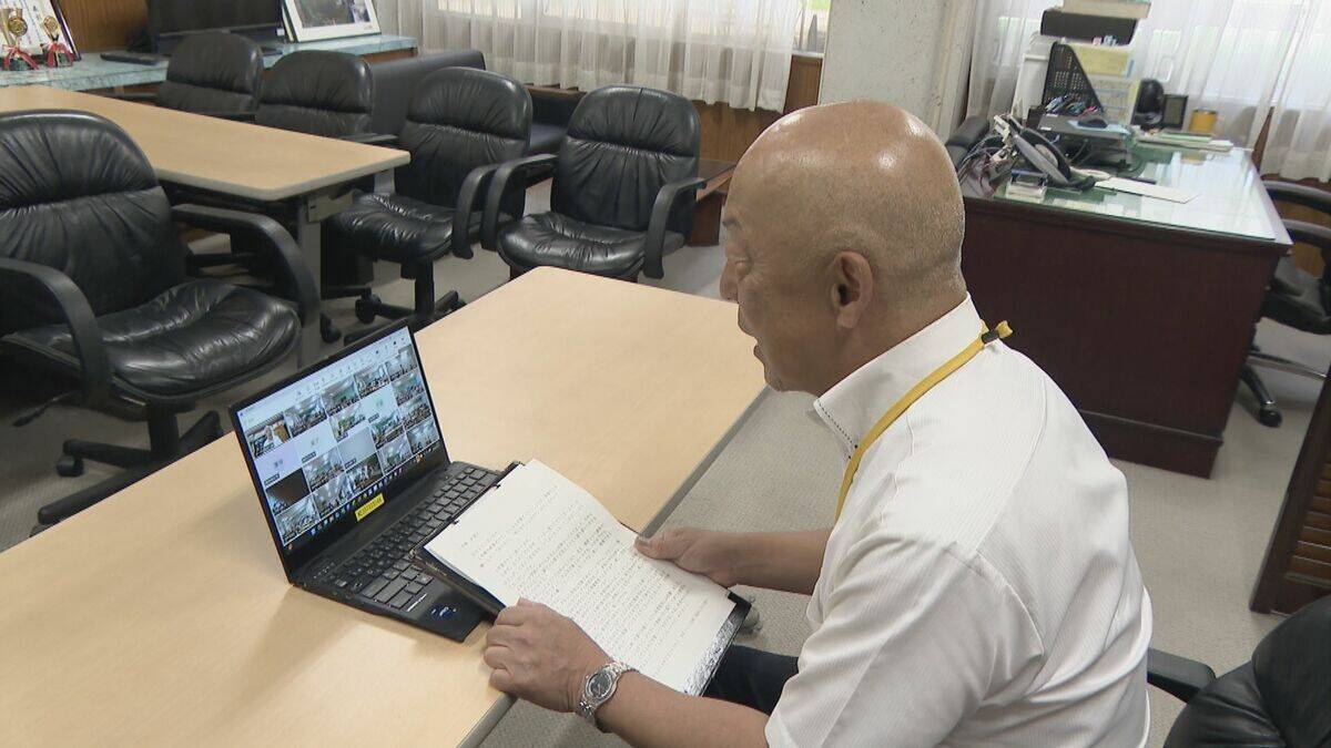 体育館にエアコンなく… 終業式はオンライン形式に 児童は教室から参加 ｢素敵な夏休みを｣ 名古屋の小学校