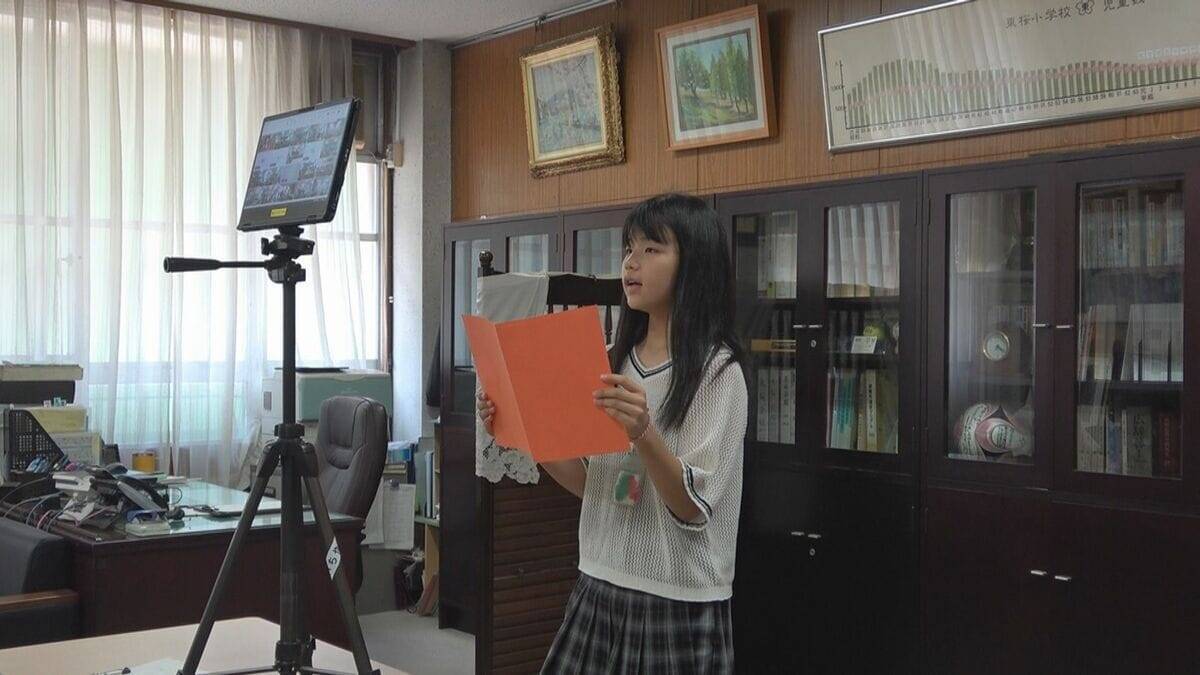 体育館にエアコンなく… 終業式はオンライン形式に 児童は教室から参加 ｢素敵な夏休みを｣ 名古屋の小学校