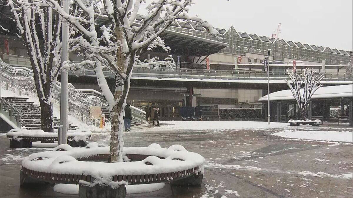 【大雪情報】名古屋で今季初の積雪  東海地方は平野部でも大雪に 岐阜市で最大11センチ 高山市で20センチ 白川村で61センチの積雪 岐阜で47件のスリップ事故