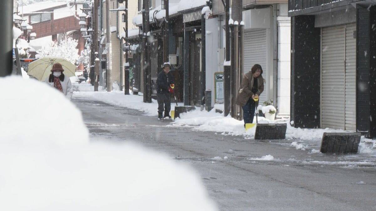 【大雪情報】名古屋で今季初の積雪  東海地方は平野部でも大雪に 岐阜市で最大11センチ 高山市で20センチ 白川村で61センチの積雪 岐阜で47件のスリップ事故