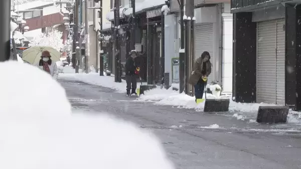 「【大雪情報】名古屋で今季初の積雪  東海地方は平野部でも大雪に 岐阜市で最大11センチ 高山市で20センチ 白川村で61センチの積雪 岐阜で47件のスリップ事故」の画像