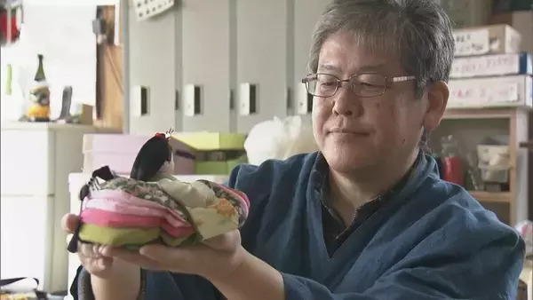 「桃の節句前に伝統工芸士が｢ひな人形｣作り 西陣織の着物を着せて…腕に動きを 美濃焼とのコラボも 岐阜･八百津町」の画像