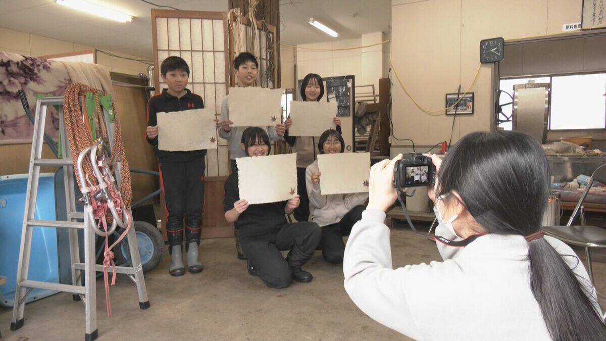 ｢世界にひとつだけの卒業証書｣ 約800年前から受け継がれる“山中和紙”を小学6年生が手作り 故郷に誇りをもって 岐阜･飛騨市