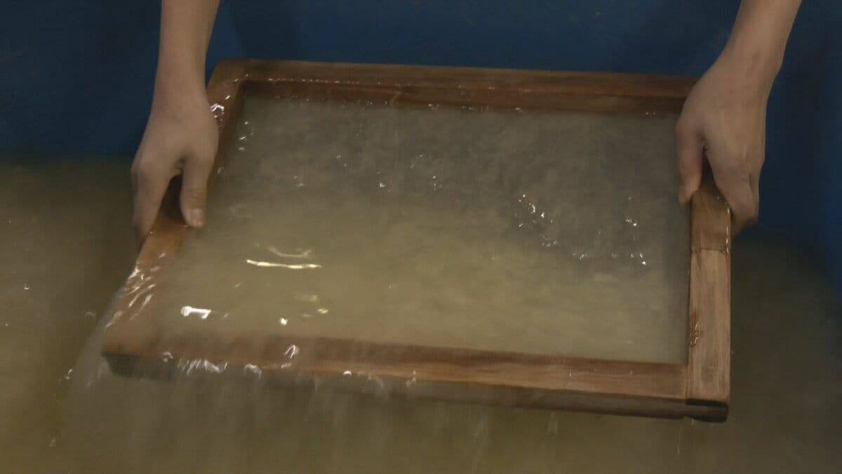 ｢世界にひとつだけの卒業証書｣ 約800年前から受け継がれる“山中和紙”を小学6年生が手作り 故郷に誇りをもって 岐阜･飛騨市