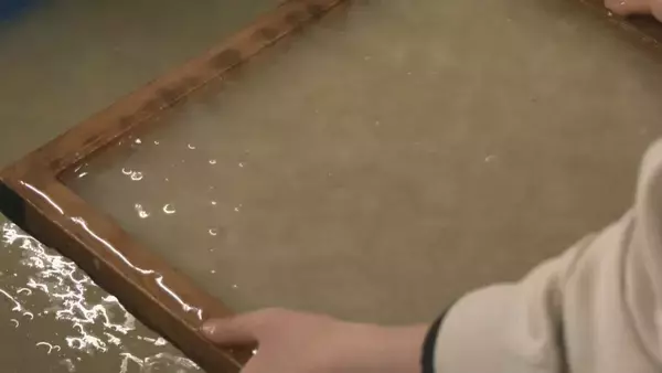 「｢世界にひとつだけの卒業証書｣ 約800年前から受け継がれる“山中和紙”を小学6年生が手作り 故郷に誇りをもって 岐阜･飛騨市」の画像