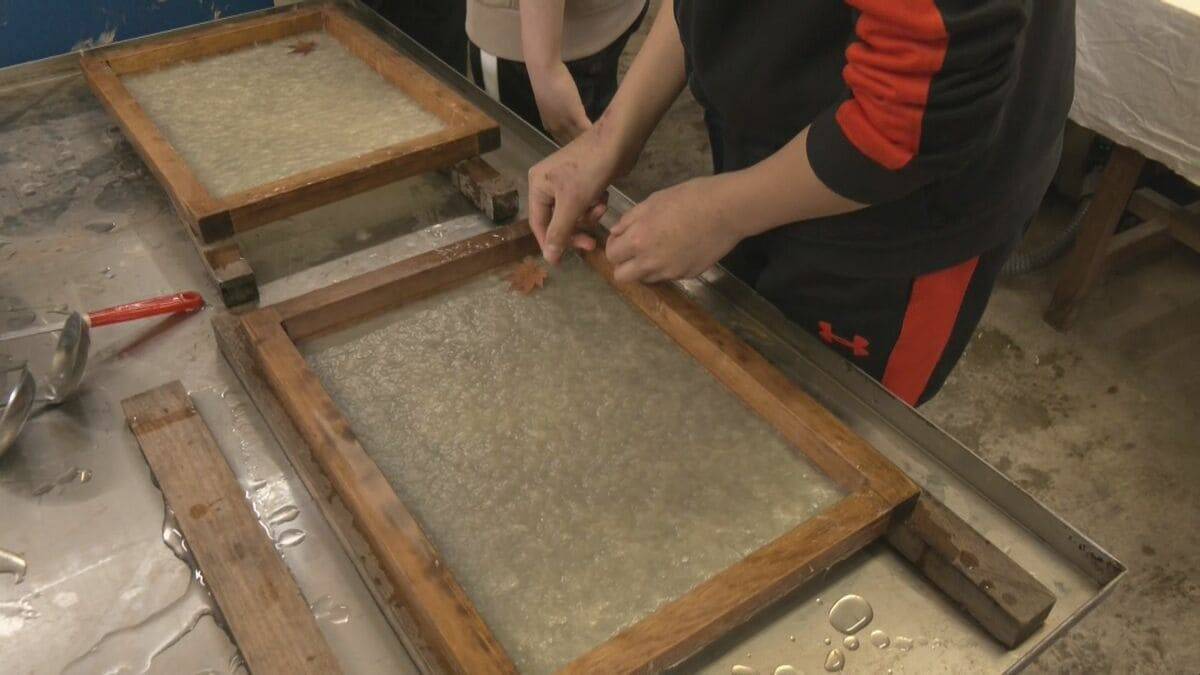 ｢世界にひとつだけの卒業証書｣ 約800年前から受け継がれる“山中和紙”を小学6年生が手作り 故郷に誇りをもって 岐阜･飛騨市