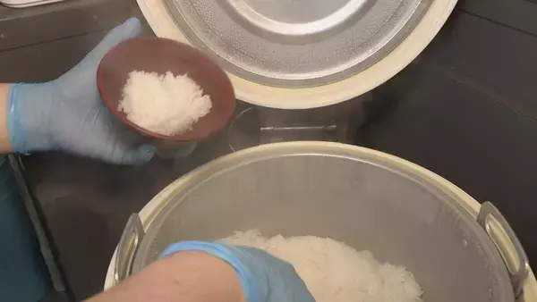 「ご飯おかわり自由復活！ “令和のコメ騒動”で一時停止 売上約15%減で苦肉の策 仕入れ値は10キロ約200円程度安くなっただけだけど…三重」の画像