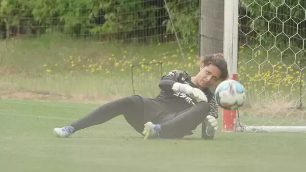 「ベンチ裏でシュミット選手を救った“ある助言” GK史上最年少で日本代表デビュー 名古屋グランパスの若き守護神 ピサノ選手(20) 夢を叶えて母校へ 【アジア大会 愛知･名古屋】」の画像